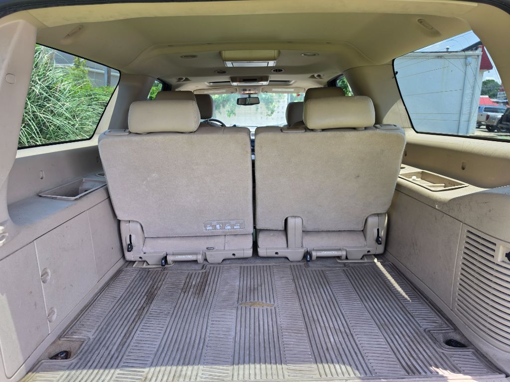 2014 Chevrolet Suburban - $6,980