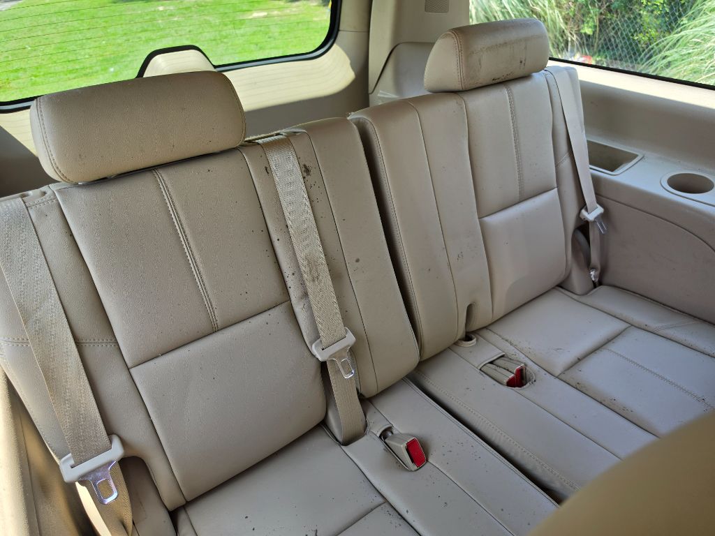 2014 Chevrolet Suburban - $6,980