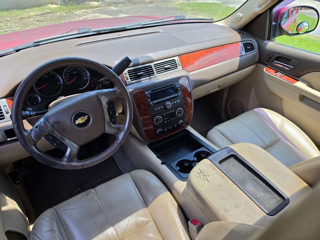 2014 Chevrolet Suburban - $6,980