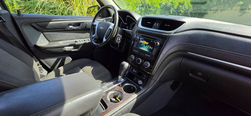 2016 Chevrolet Traverse - $6,980
