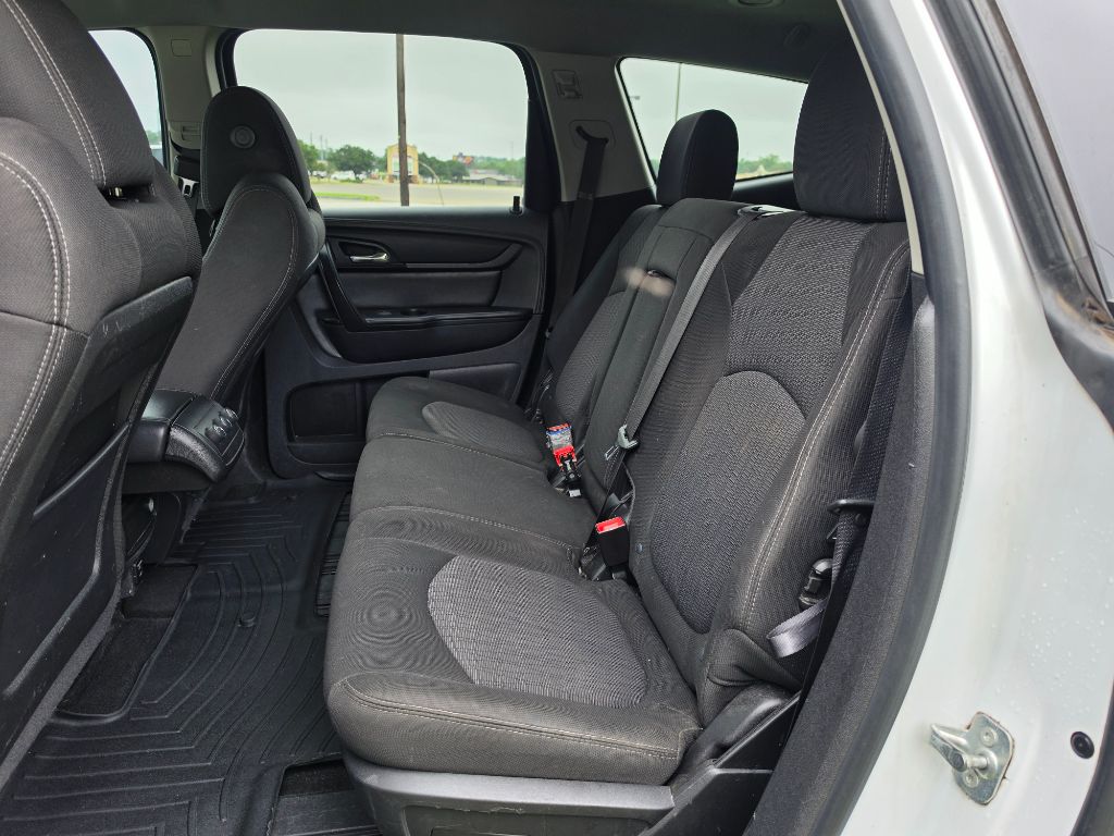 2016 Chevrolet Traverse - $5,980