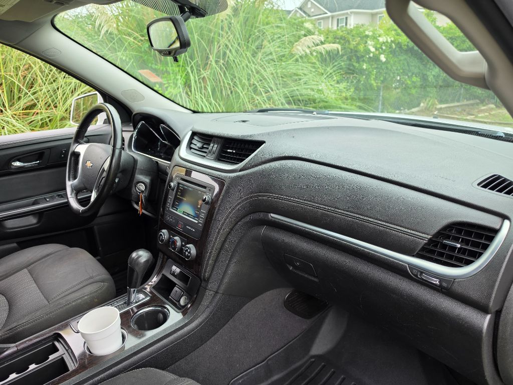 2016 Chevrolet Traverse - $5,980