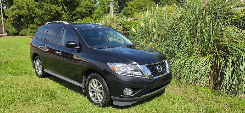 2016 Nissan Pathfinder - $5,980