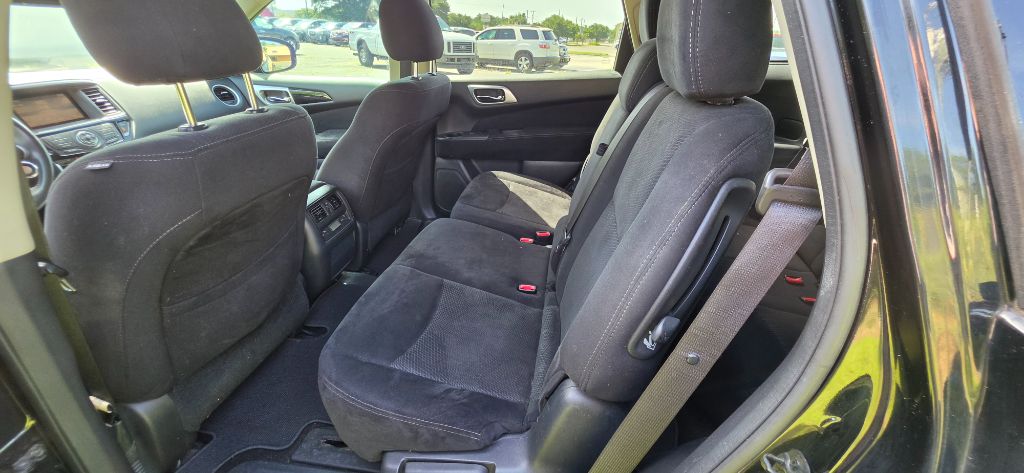 2016 Nissan Pathfinder - $5,980