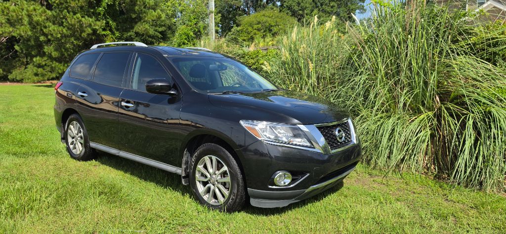 2016 Nissan Pathfinder - $5,980