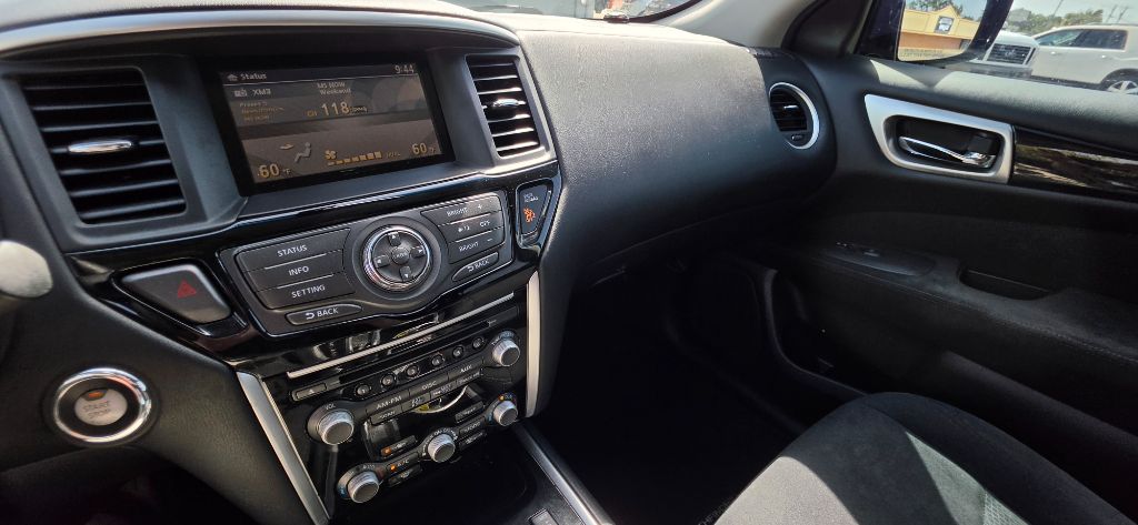 2016 Nissan Pathfinder - $5,980