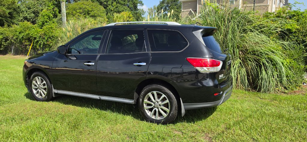 2016 Nissan Pathfinder - $5,980