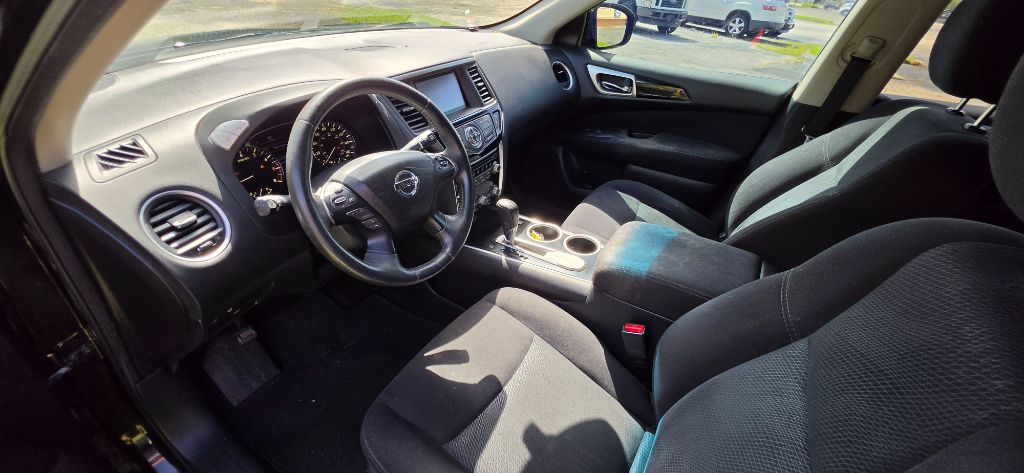 2016 Nissan Pathfinder - $5,980