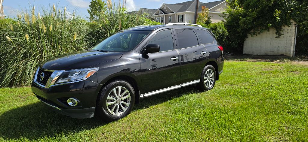 2016 Nissan Pathfinder - $5,980