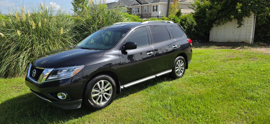 2016 Nissan Pathfinder - $5,980