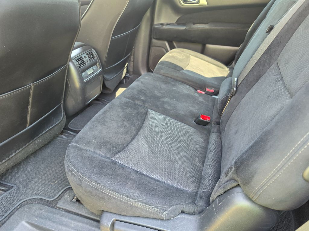2015 Nissan Pathfinder - $5,999
