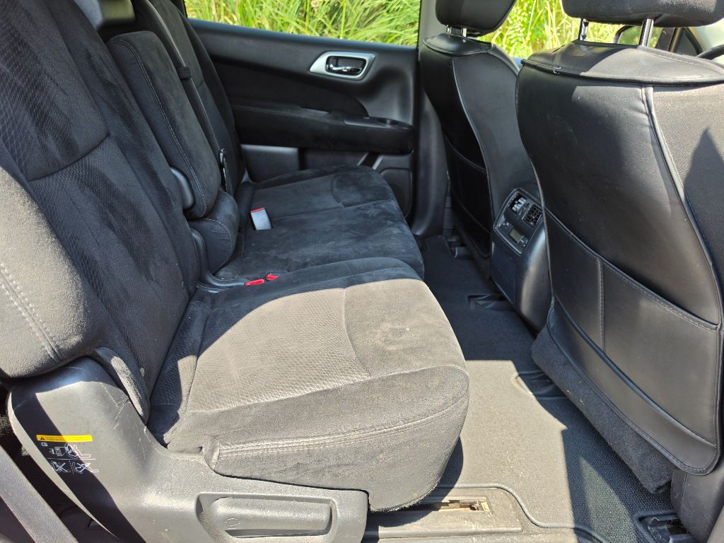2015 Nissan Pathfinder - $5,999