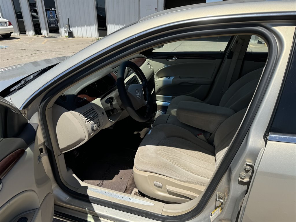 2008 Buick Lucerne CX photo
