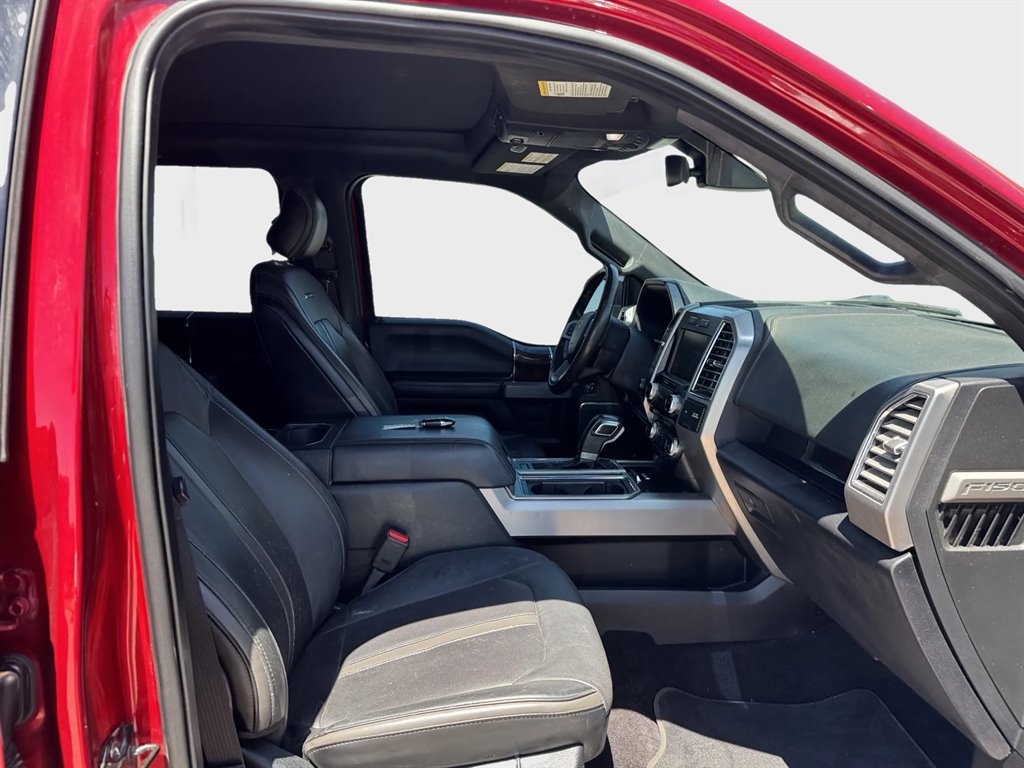 2015 Ford F150 Platinum photo