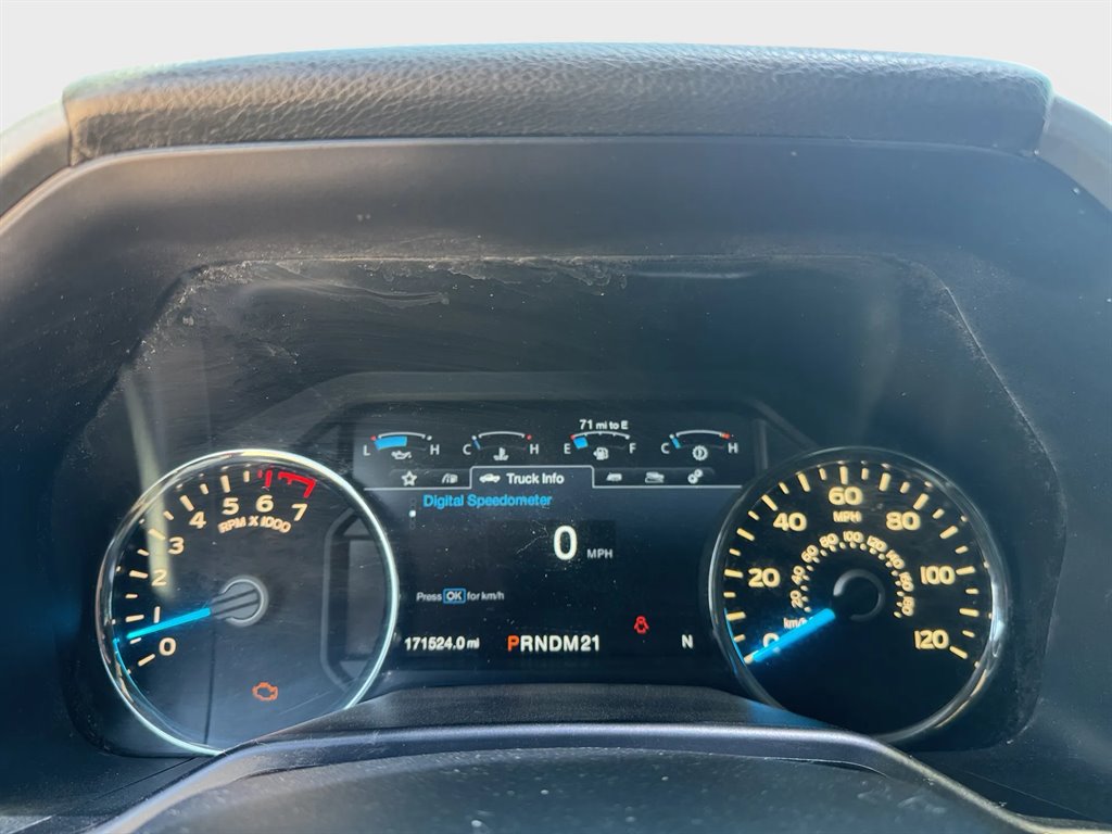 2015 Ford F150 Platinum photo