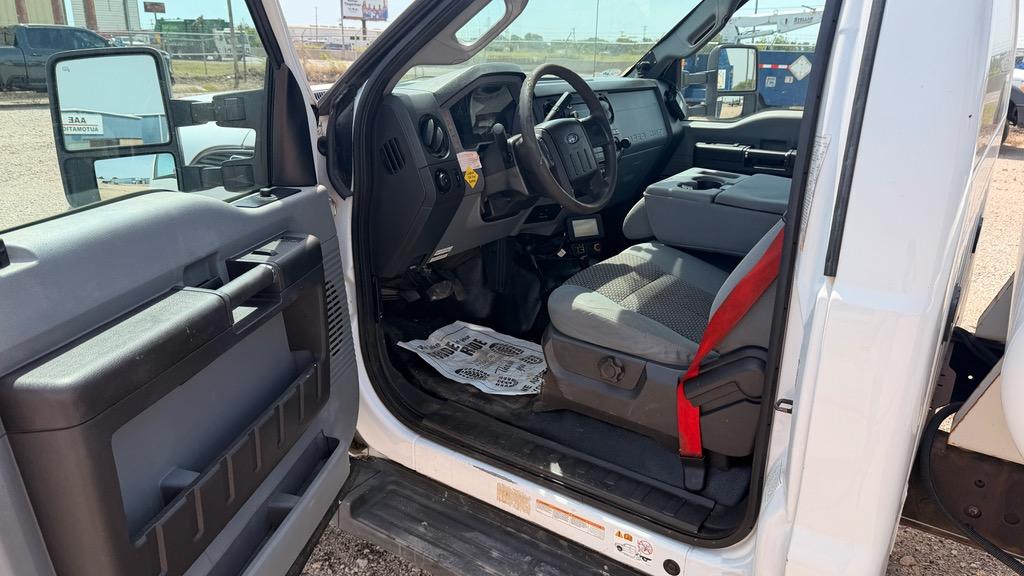 2014 Ford F-550 - $34,991