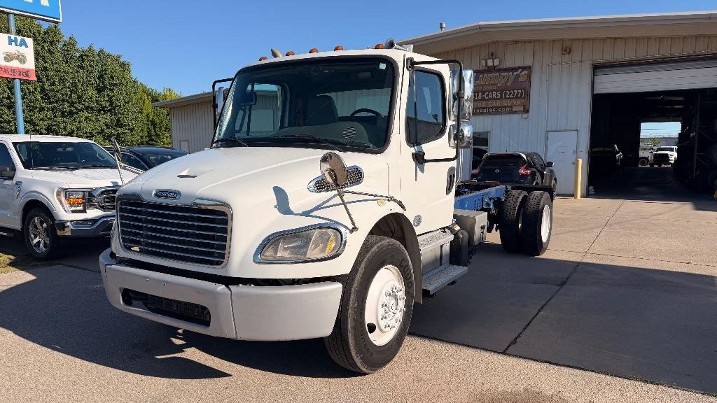 2014 Freightliner M2 - $25,857