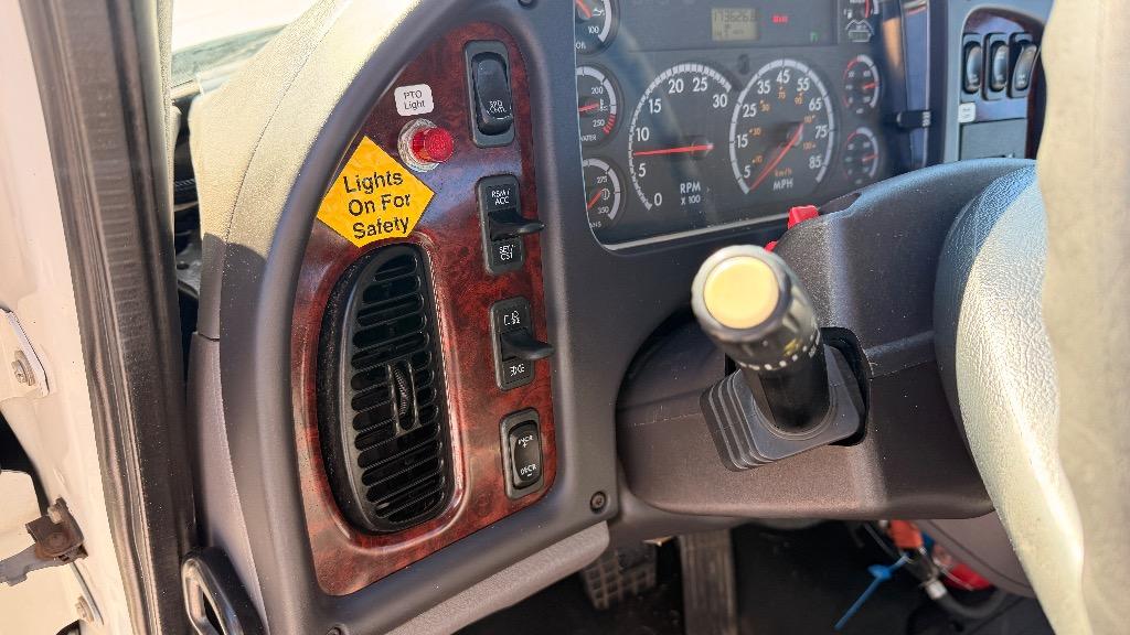 2014 Freightliner M2 - $25,857
