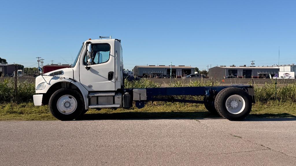 2014 Freightliner M2 - $25,857