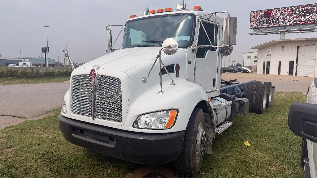 2016 Kenworth T3 Series - $25,457