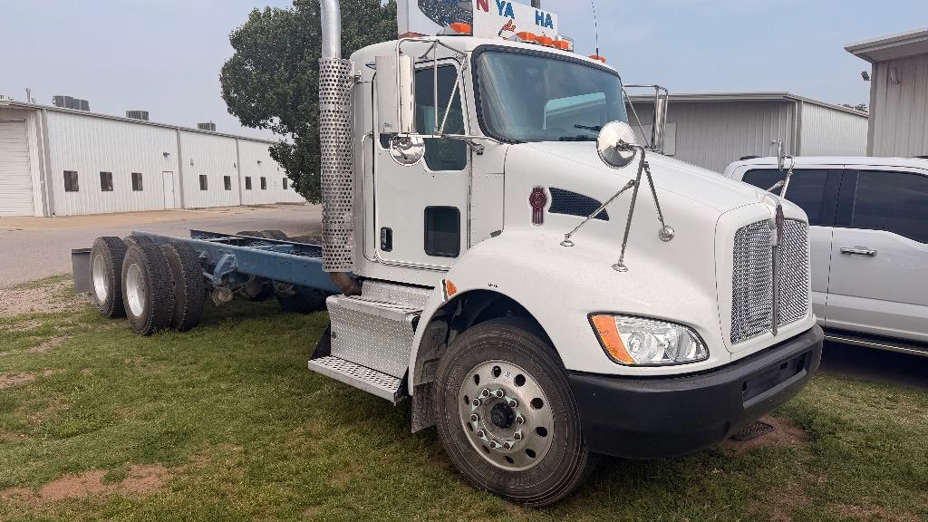 2016 Kenworth T3 Series - $25,457