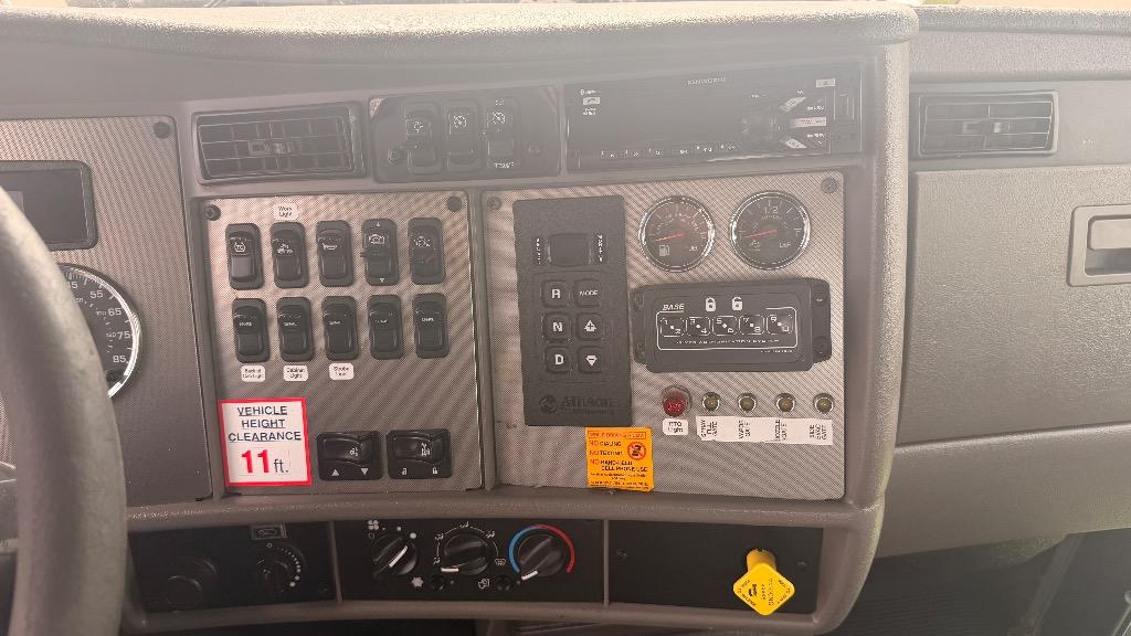 2016 Kenworth T3 Series - $25,457