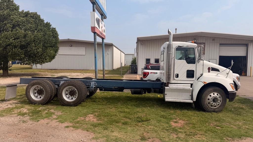 2016 Kenworth T3 Series - $25,457