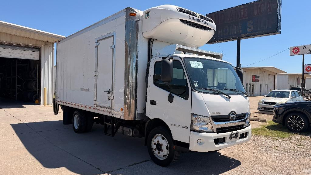 2019 Hino 195