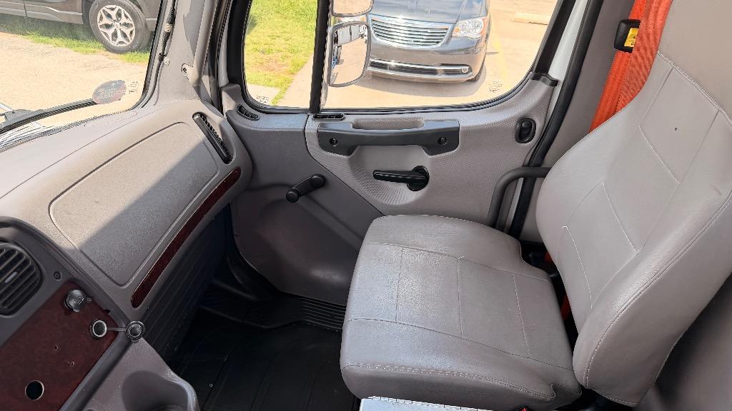 2016 Freightliner S2g Conventional Full Cab And Chassis - $28,991