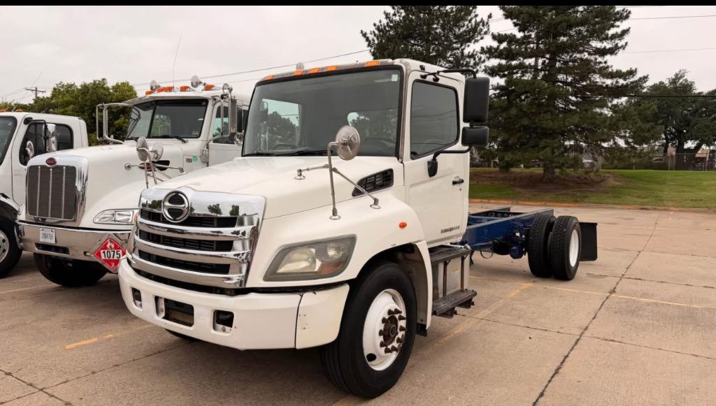 2014 Hino Conventional Type Truck - $19,995