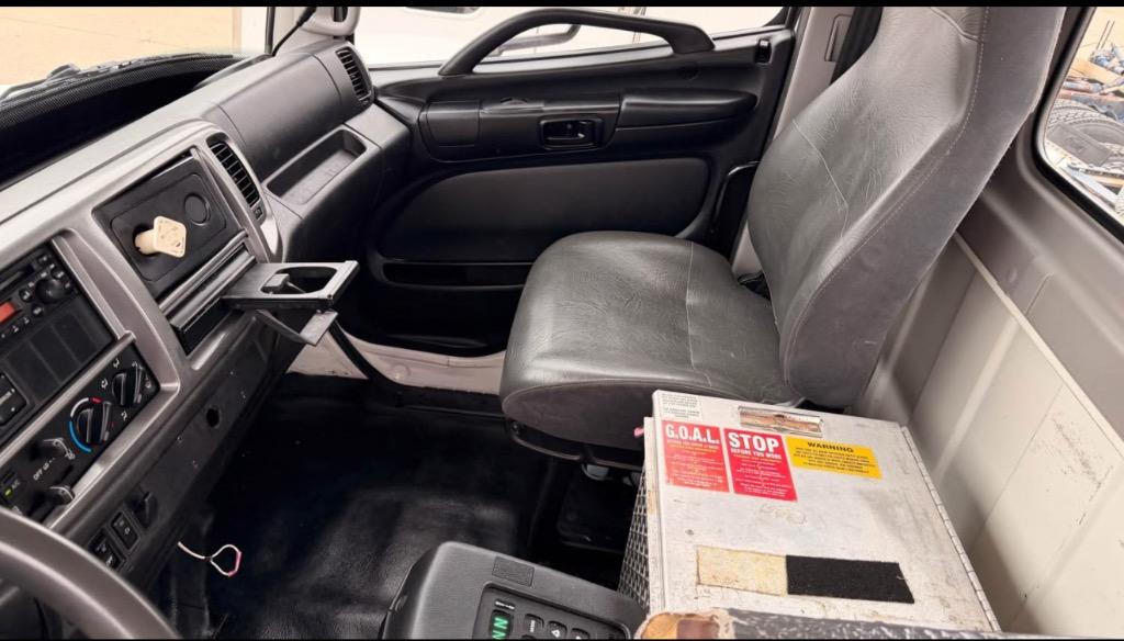 2014 Hino Conventional Type Truck - $19,995