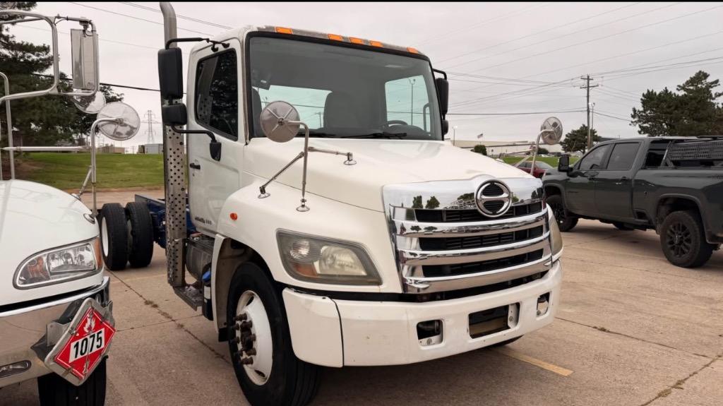 2014 Hino Conventional Type Truck - $19,995