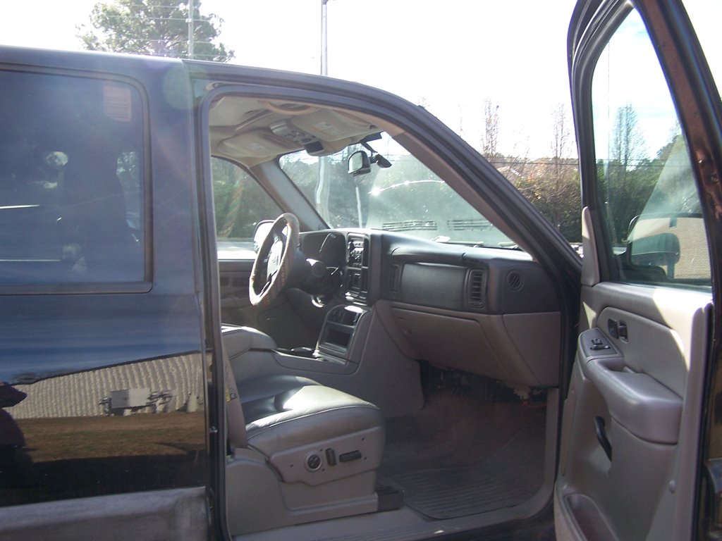 2005 Chevrolet Avalanche 2500 LS photo