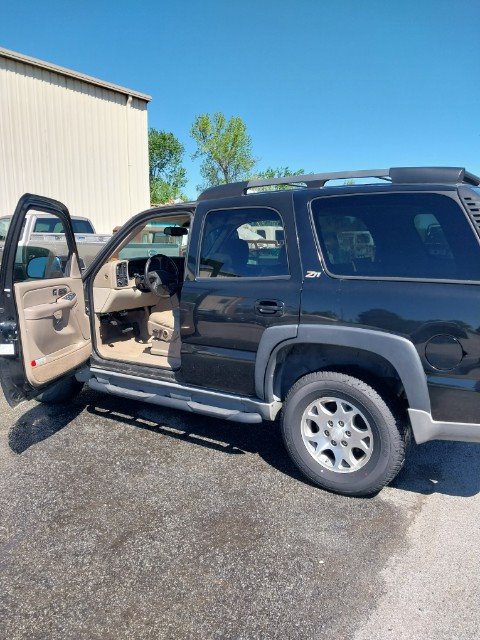 2004 Chevrolet Tahoe LS photo