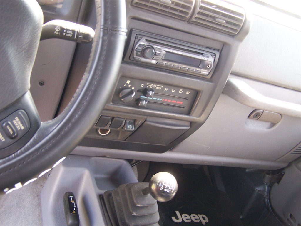 1998 Jeep Wrangler - $7,000