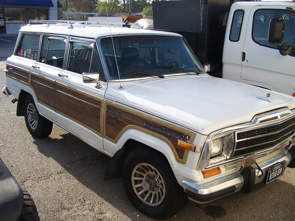 1989 Jeep Grand Wagoneer - $26,900