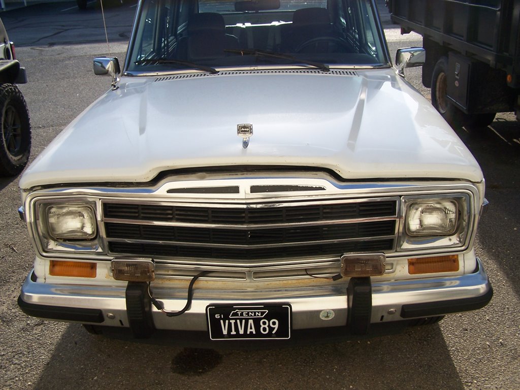 1989 Jeep Grand Wagoneer - $26,900
