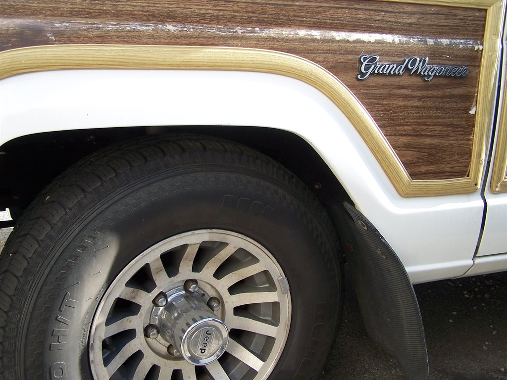 1989 Jeep Grand Wagoneer - $26,900