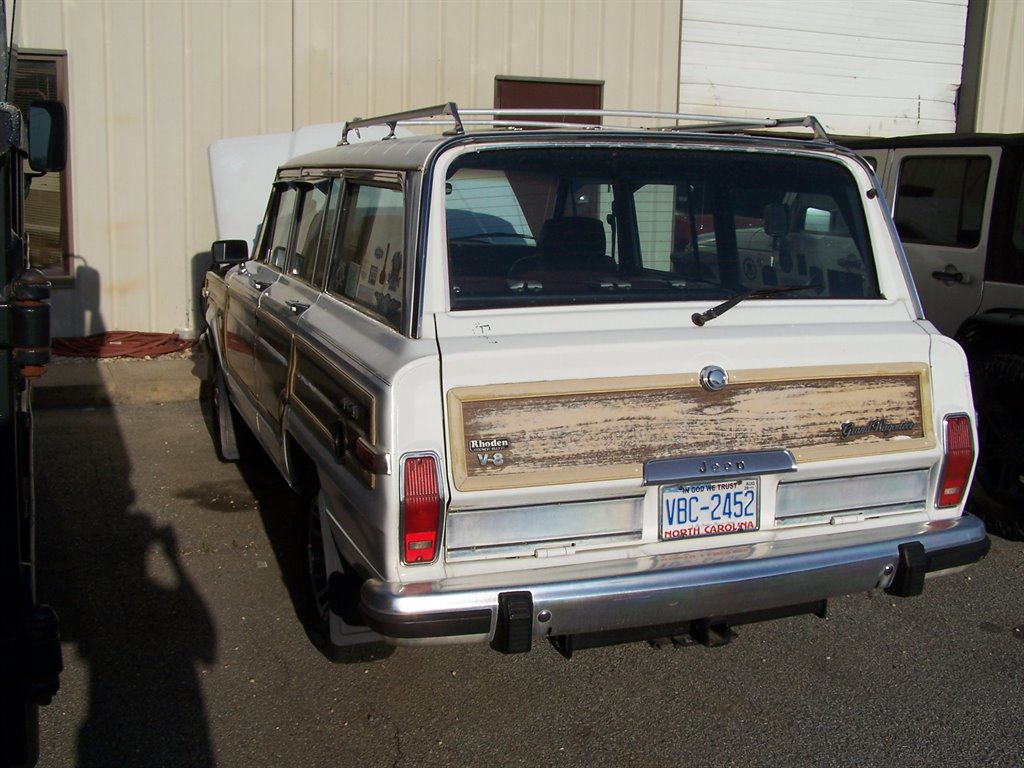 1989 Jeep Grand Wagoneer - $26,900