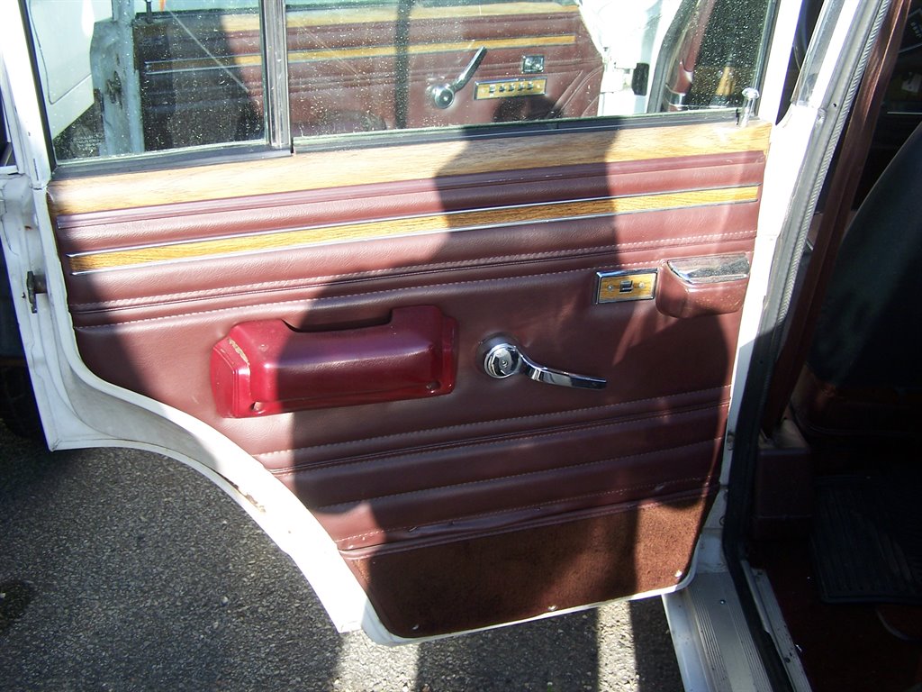 1989 Jeep Grand Wagoneer - $26,900