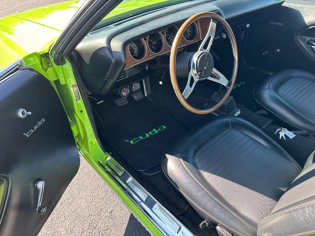 1970 Plymouth Cuda Convertible 528 CI Hemi-Resto mod 5 speed tremec - $149,900