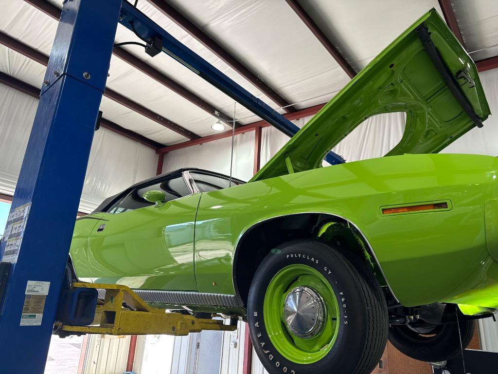 1970 Plymouth Cuda Convertible 528 CI Hemi-Resto mod 5 speed tremec - $149,900