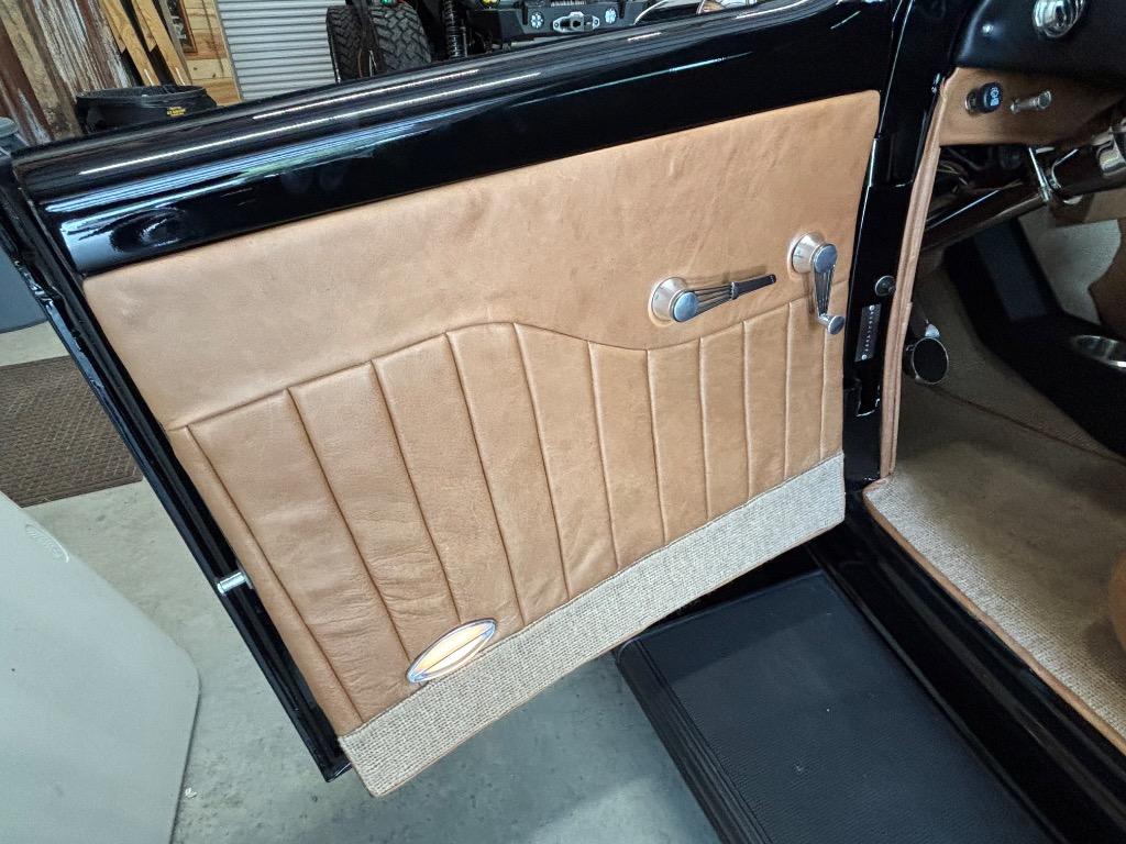 1932 Ford All steel Dearborn roadster,air condition, tube chassis, real convertible high class street rod - $110,000