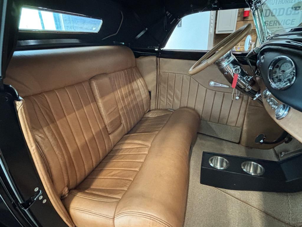 1932 Ford All steel Dearborn roadster,air condition, tube chassis, real convertible high class street rod - $110,000