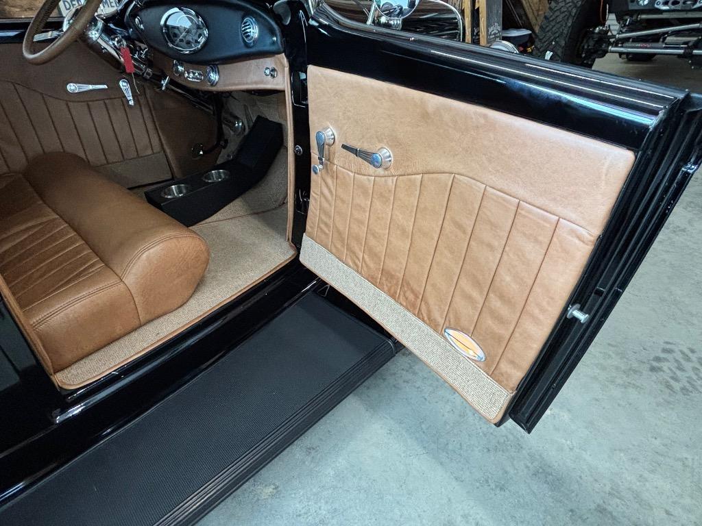 1932 Ford All steel Dearborn roadster,air condition, tube chassis, real convertible high class street rod - $110,000