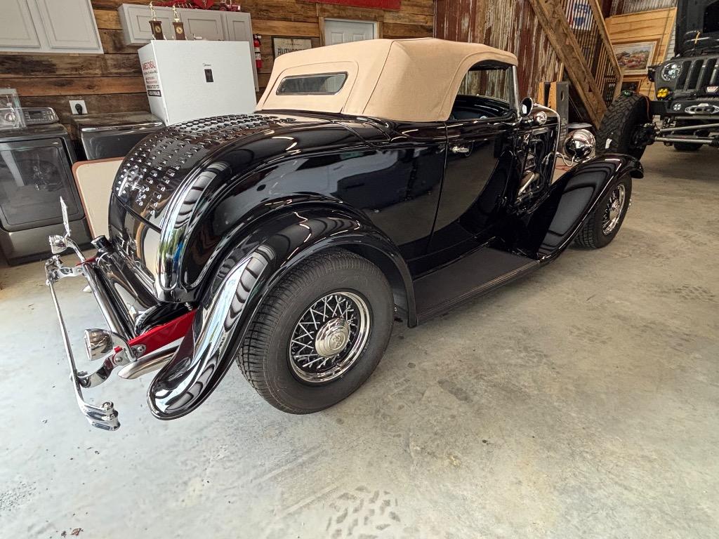 1932 Ford All steel Dearborn roadster,air condition, tube chassis, real convertible high class street rod - $110,000