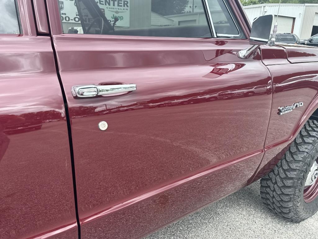 1972 Chevrolet Suburban - $89,900