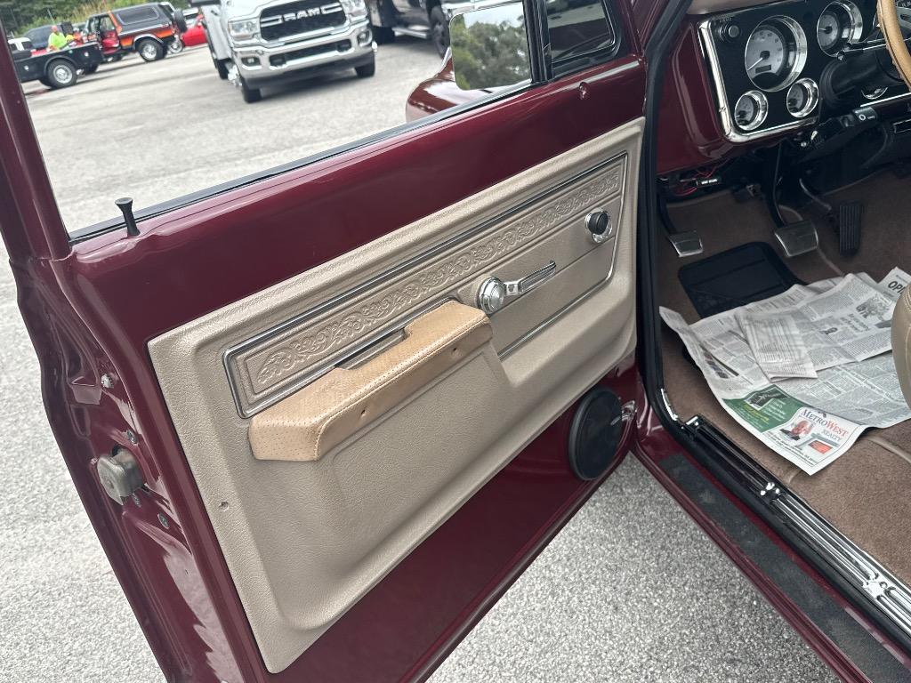 1972 Chevrolet Suburban - $89,900