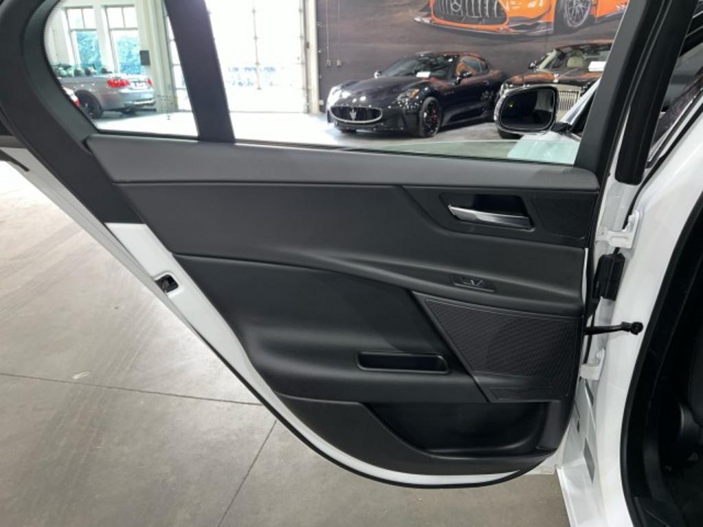2019 Jaguar XE 25t Premium $48K MSRP photo