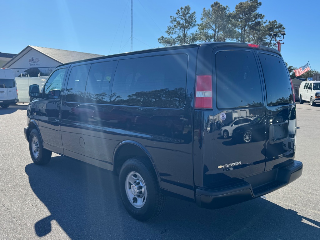 2015 Chevrolet Express - $22,999